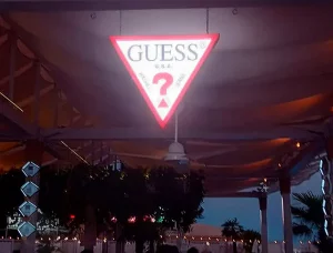 Лайтбокс guess